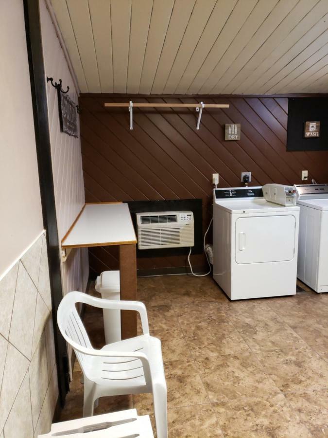 Super 8 By Wyndham North Platte Motel Bagian luar foto