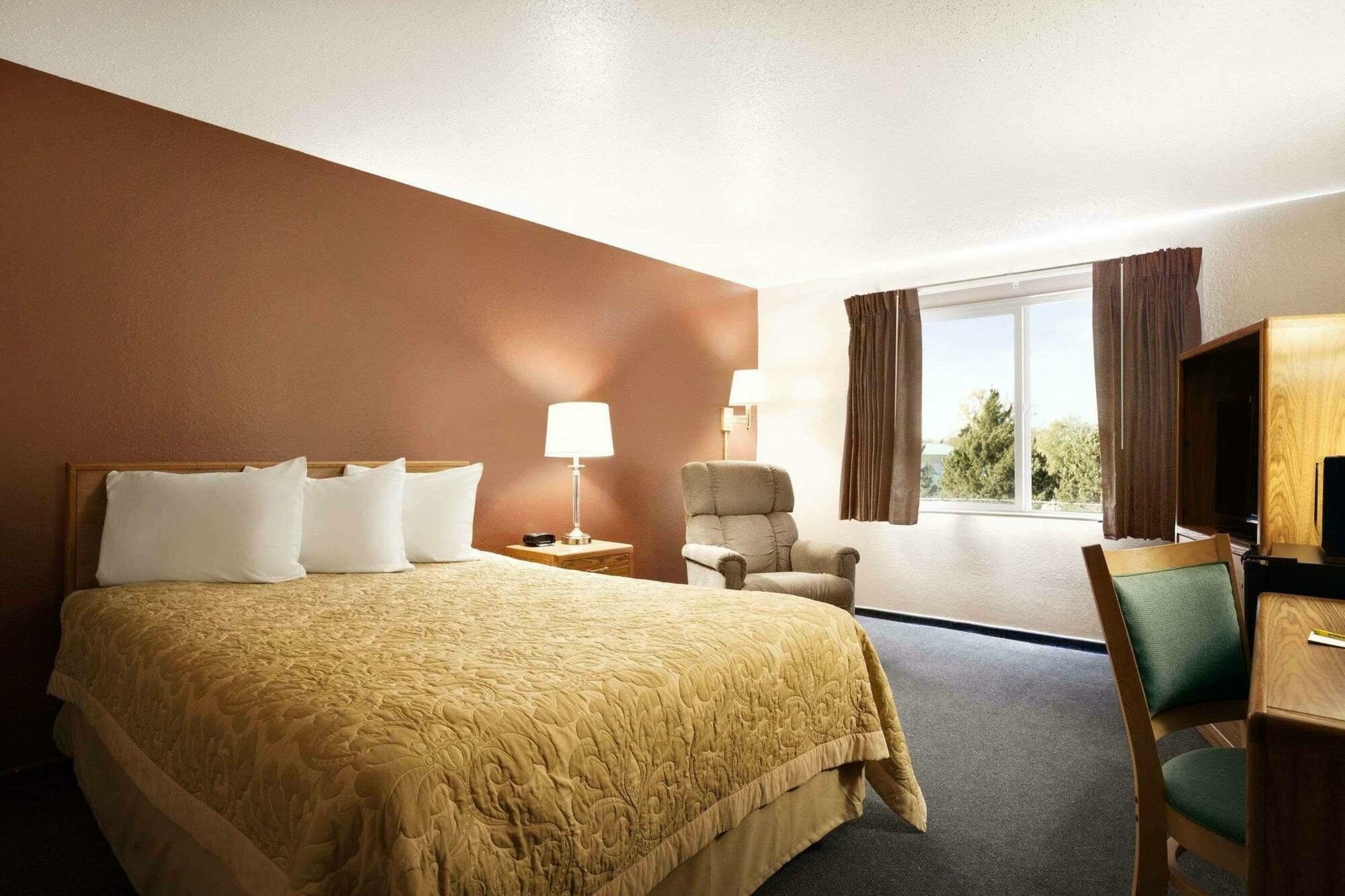 Super 8 By Wyndham North Platte Motel Bagian luar foto